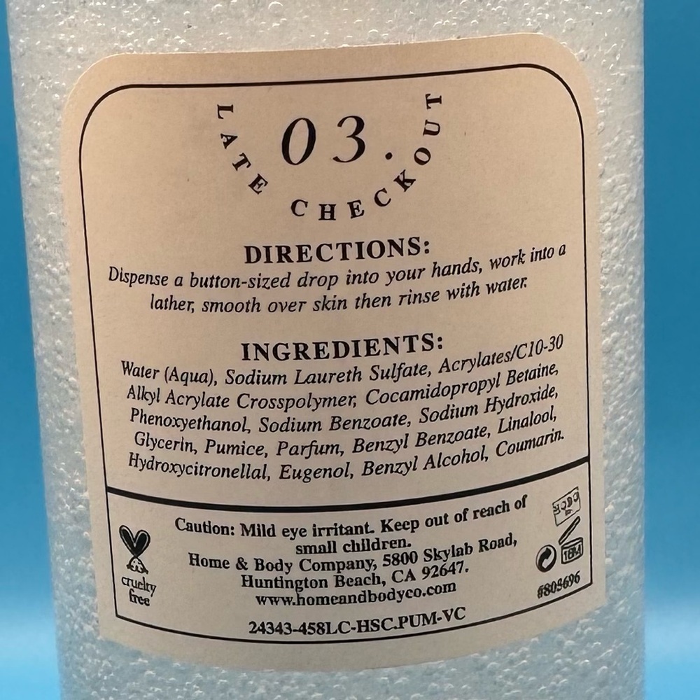 LATE CHECKOUT ~ Vanilla & Cashmere Pumice Enriched Exfoliating HAND SOAP - Picture 4 of 4